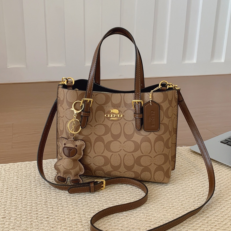 Tote Bag Leather Monogram - Elegante Bolso Tote con Monograma en