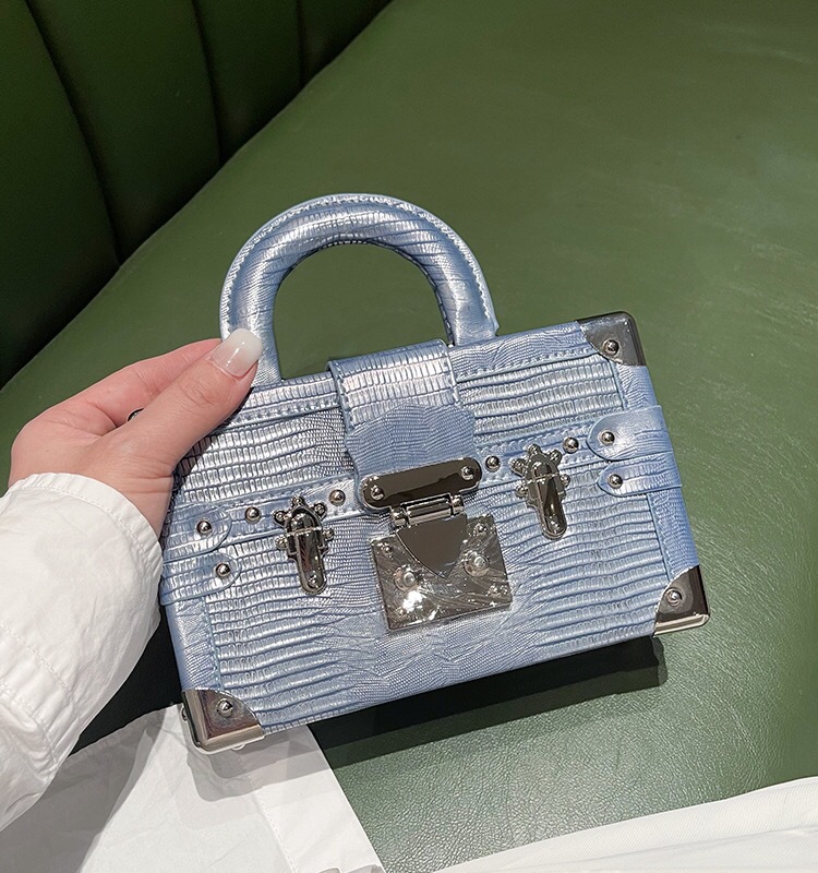 Luxury Bags Logo - Bolso de pañales de diseñador con