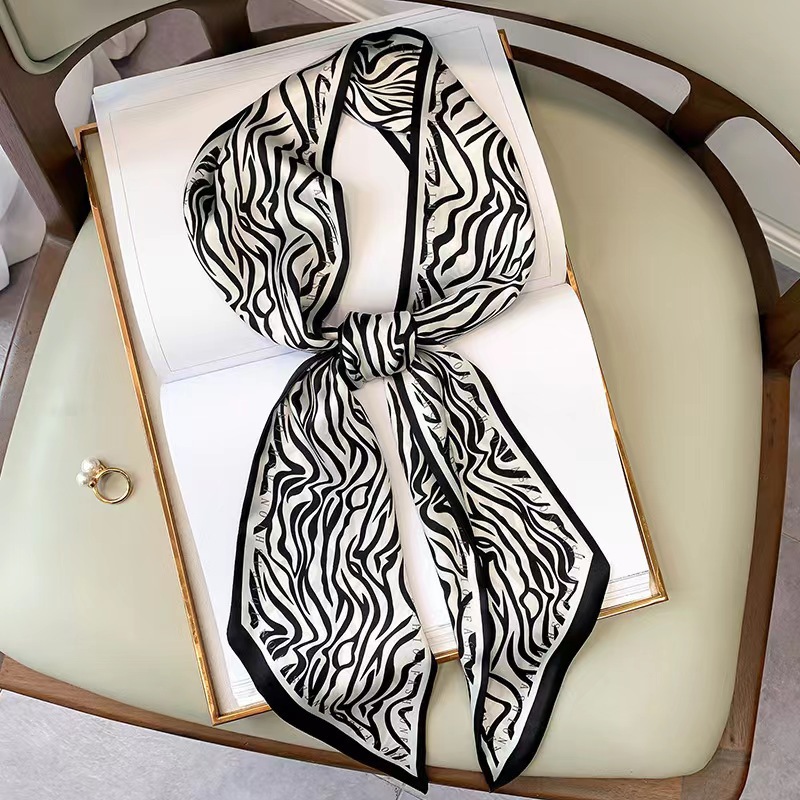 Pañuelo cuadrado de seda de lu - Luxury Bags For Summer reseña y precio