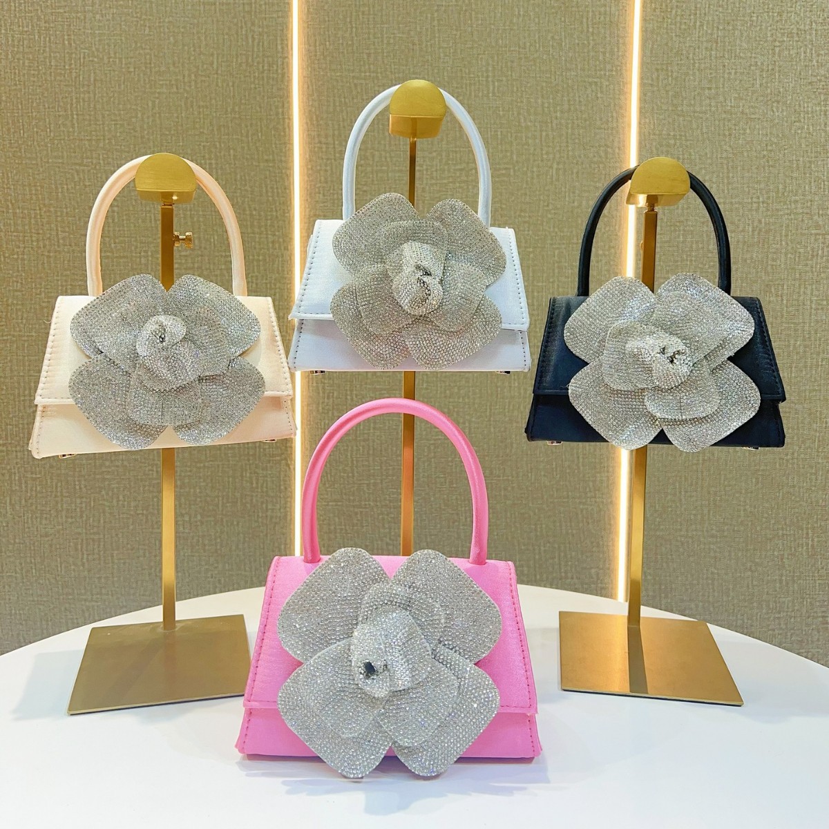 2025 nuevo bolso de mano de no - Luxury Bags News reseña y precio