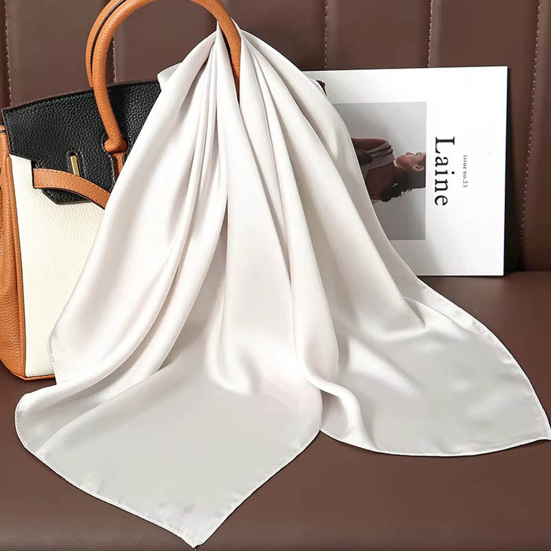 Bufanda cuadrada de seda de Co - Luxury Bags In China reseña y precio