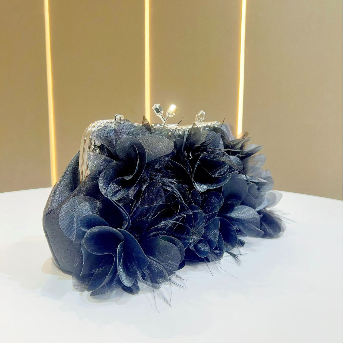 2025 nuevo bolso de noche de l - Luxury Bags News reseña y precio