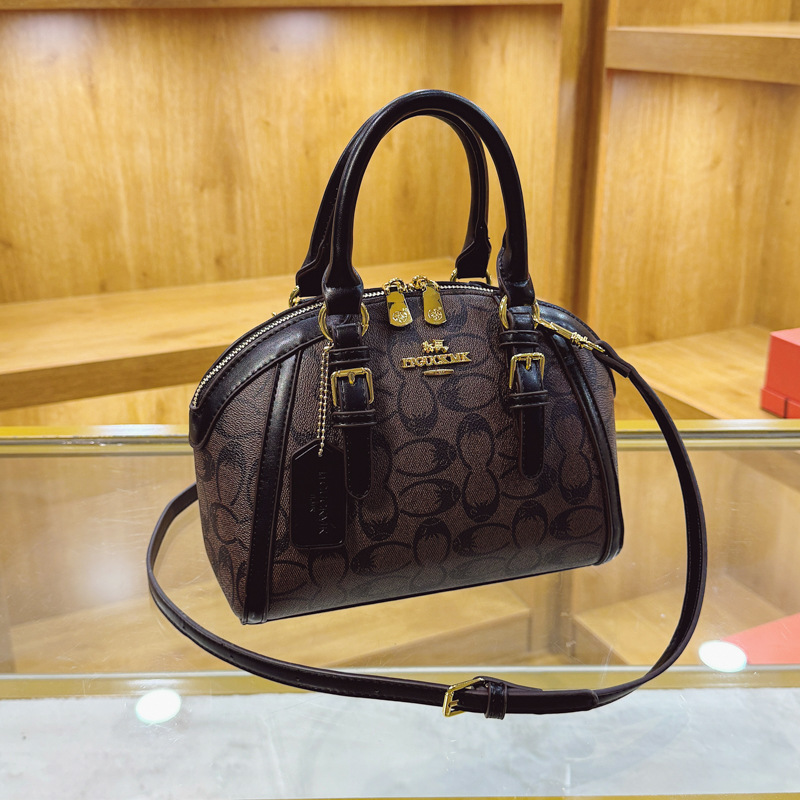 Bolso de Mano con Placa Metáli - Luxury Bags Logo reseña y precio