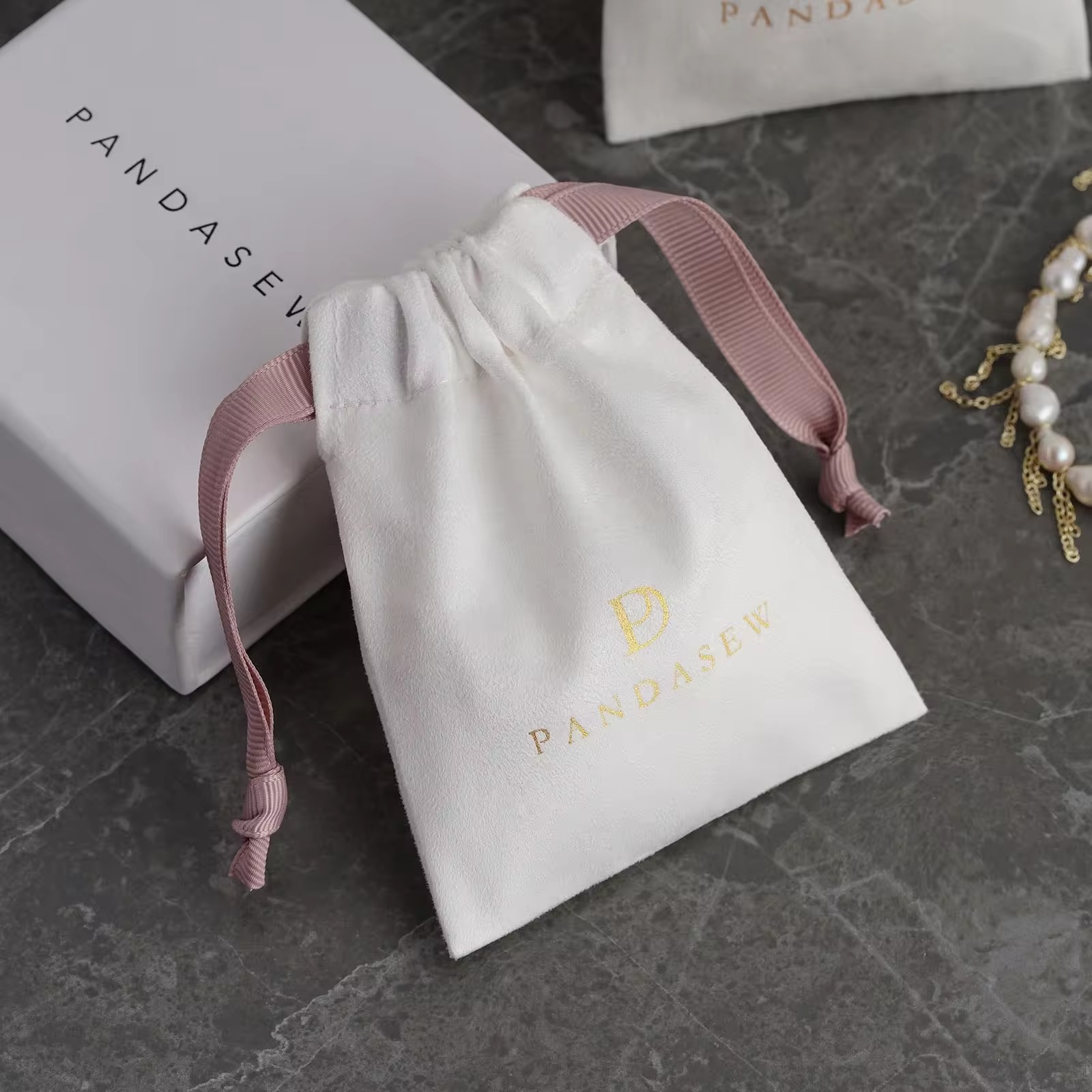 Bolsa de Joyería de Lujo con C - Luxury Bags Logo reseña y precio