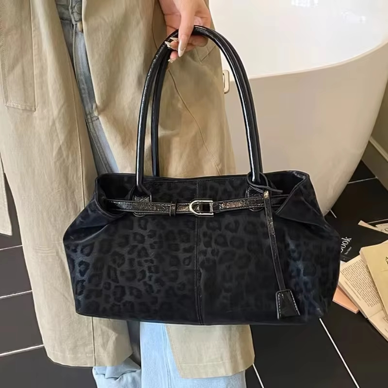 Bandoleras de piel sintética d - Luxury Bags 2026 Trends reseña y precio